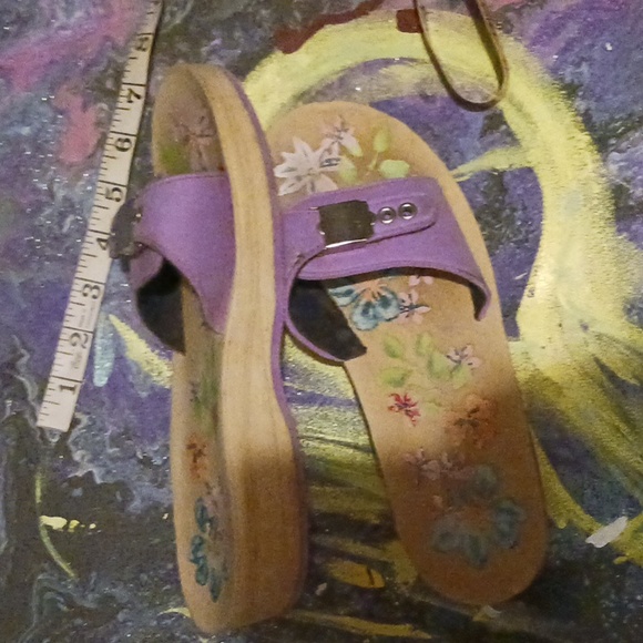 Sandals - Picture 8 of 8